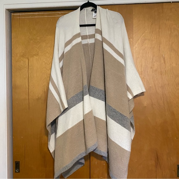 Lulu’s Multi-Striped Poncho - Picture 5 of 7